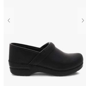 Size 39 oiled black dansko